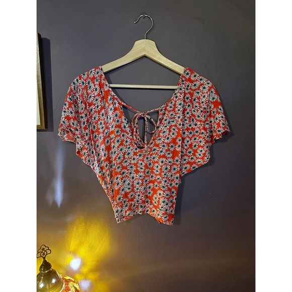 Zara Trafuluc Red Floral Butterfly Sleeve Crop Top - Picture 1 of 5